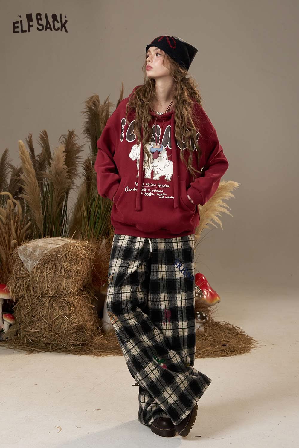 ELFSACK cartoon elephant hooded sweatshirt in burgundy with graphic print and cozy design