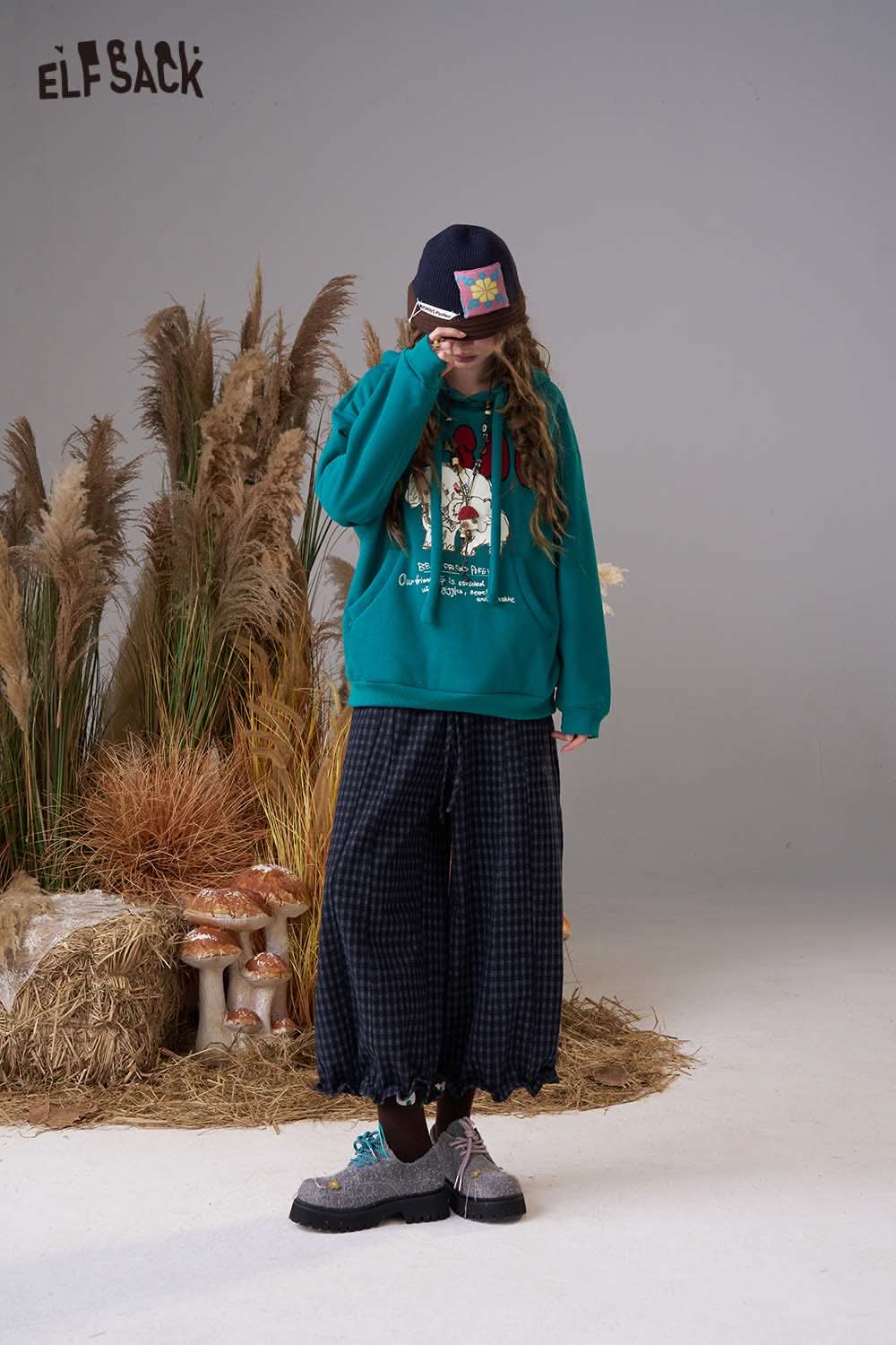 ELFSACK cartoon elephant hooded sweatshirt in teal, perfect for casual streetwear style