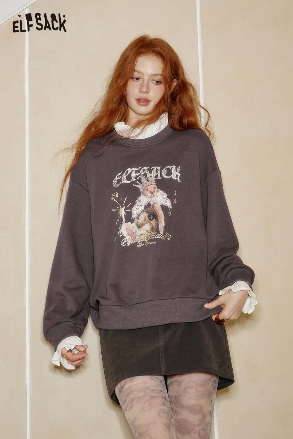 ELFSACK cartoon graphic ruffle sweatshirt in dark gray with stylish print and soft fabric