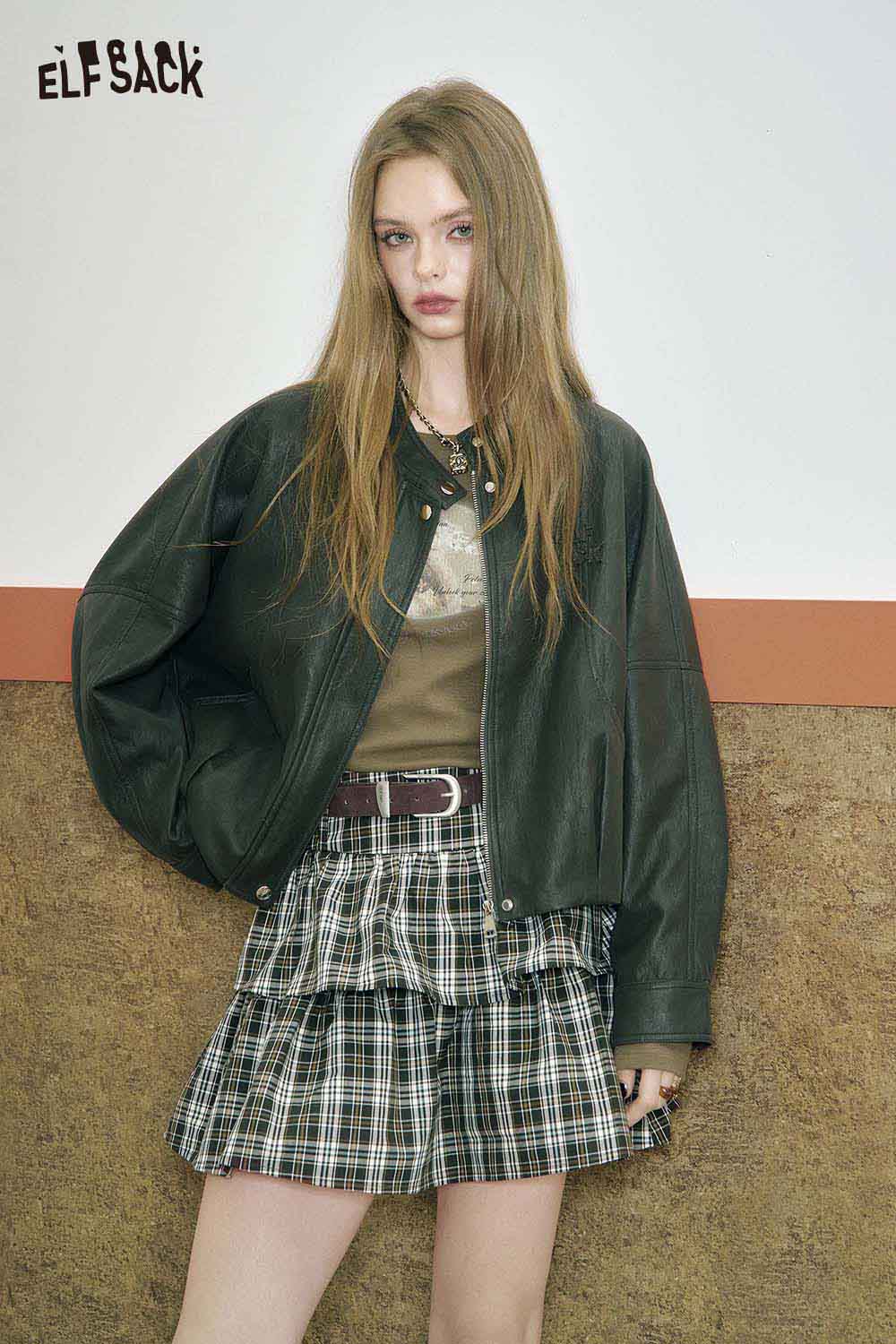 ELFSACK cartoon stitch detail fitted tee paired with a stylish jacket and plaid skirt for a trendy look