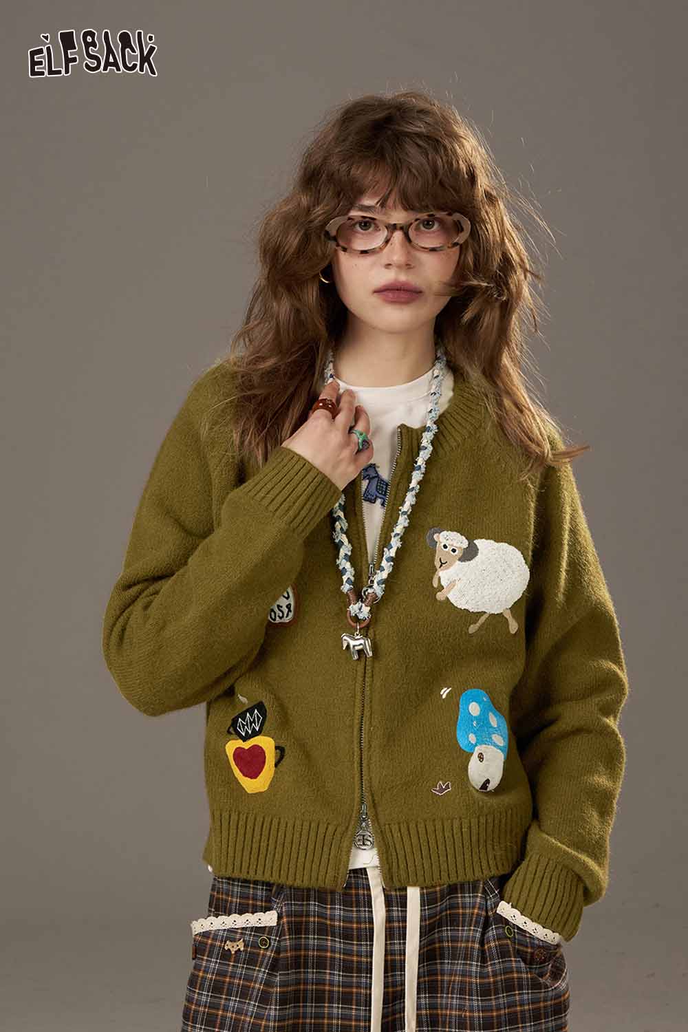 ELFSACK cartoon sweater cardigan for women in olive green with playful animal patches