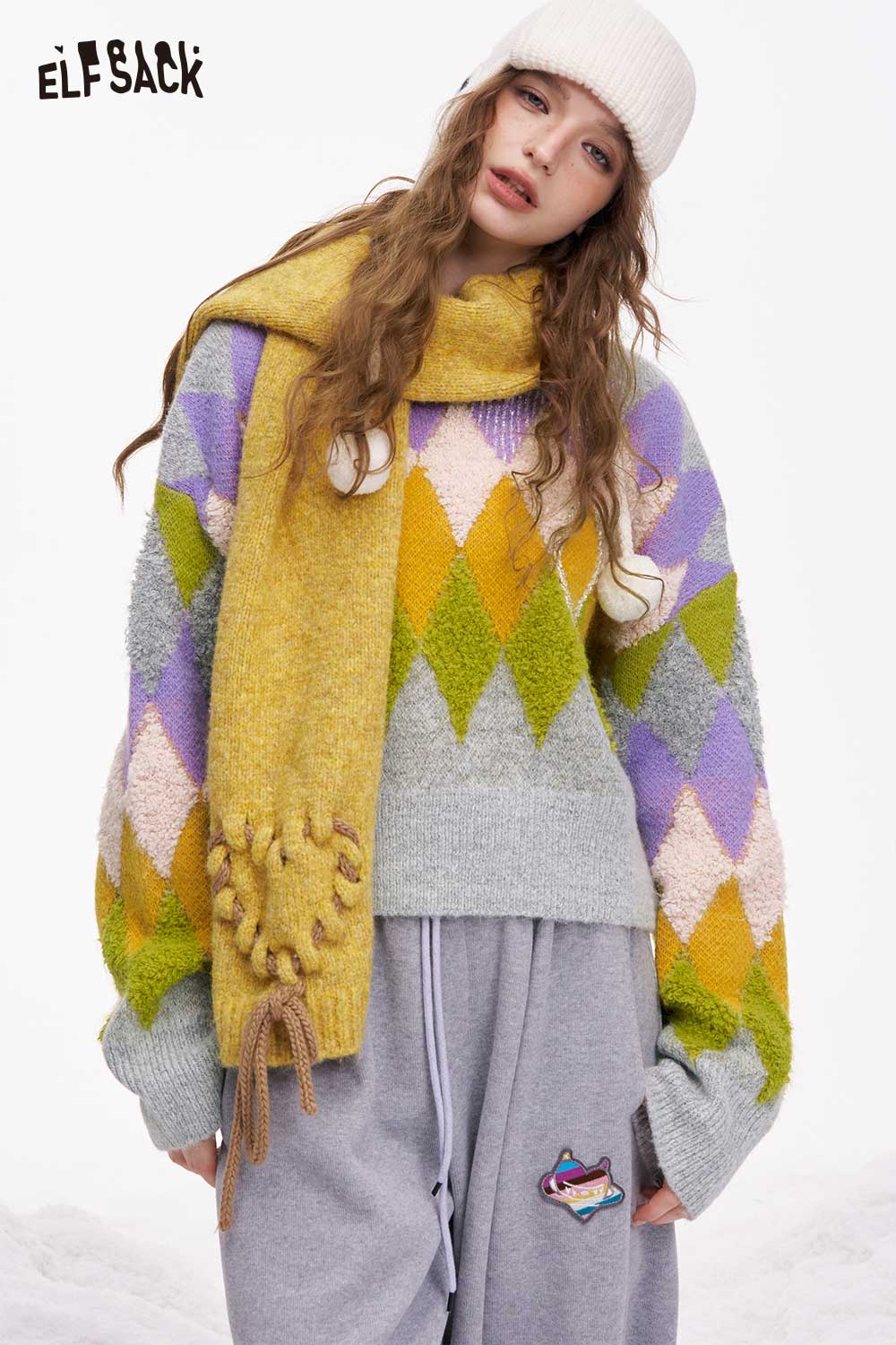 ELFSACK casual diamond pattern cropped sweater in pastel colors paired with a cozy scarf