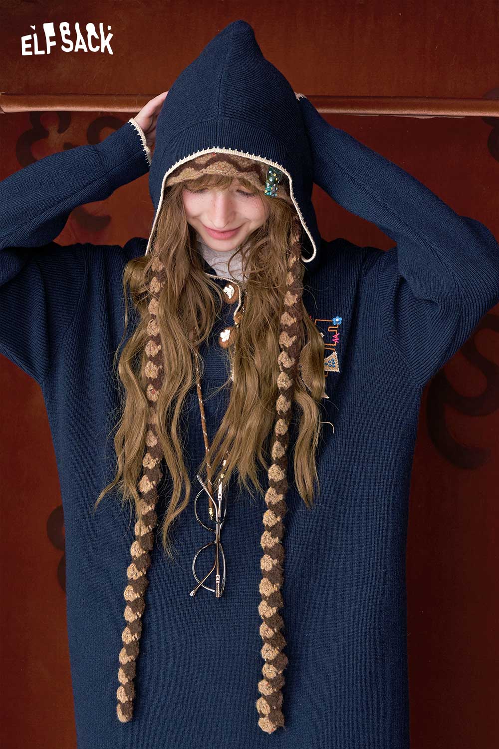 ELFSACK casual embroidered hooded long dress in navy with playful braided details and cozy fit