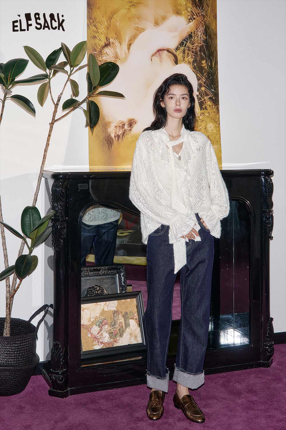 ELFSACK Chiffon lace tie neck blouse in white paired with denim jeans for a chic look