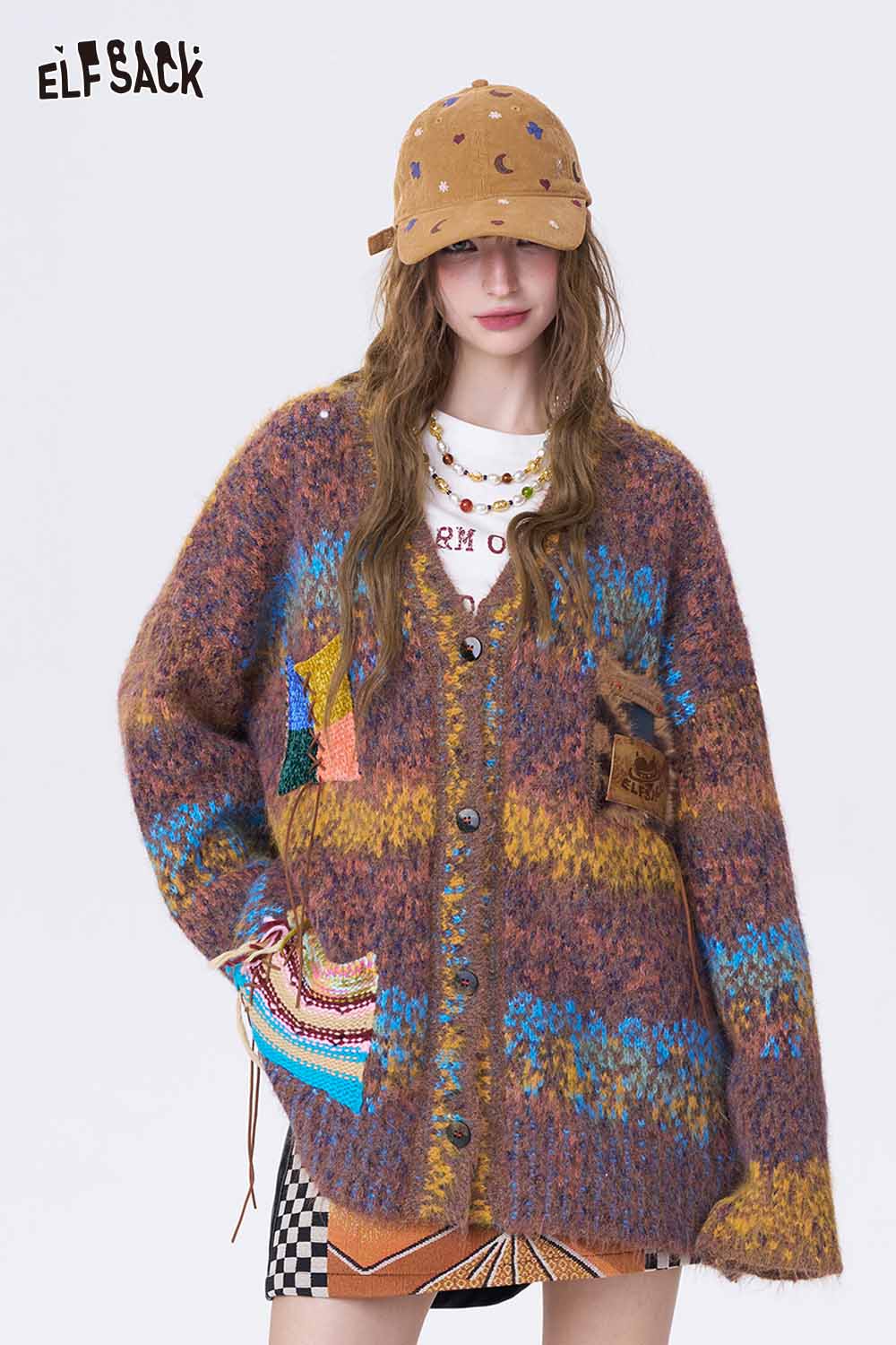 ELFSACK color block plaid A-line skirt styled with a cozy oversized cardigan and cap