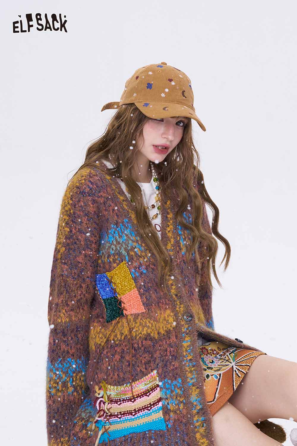 ELFSACK color block plaid A-line skirt styled with a cozy sweater and accessories