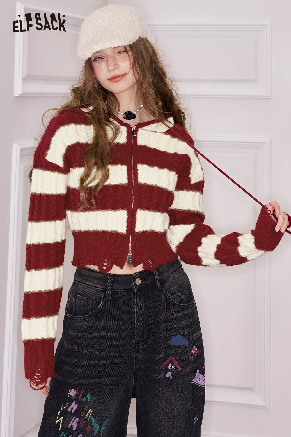 ELFSACK color block stripe cropped cardigan in red and cream, featuring a zip front design with a casual style