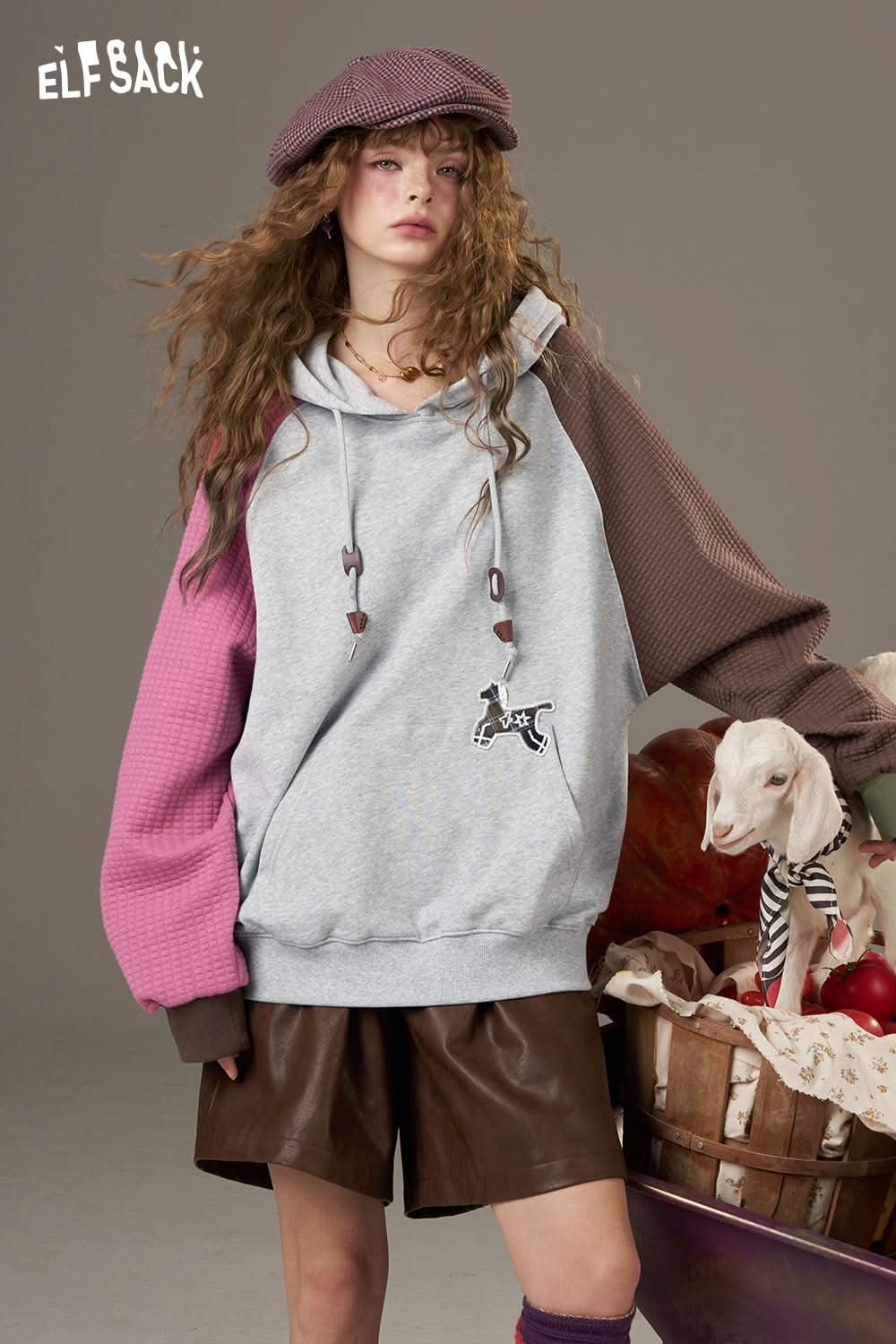 ELFSACK colorblock raglan sleeve sweatshirt featuring oversized fit and stylish design for casual wear