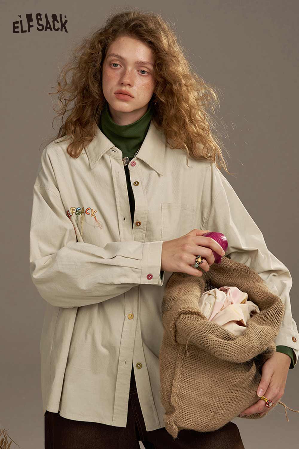 ELFSACK colorful button pocket shirt for women with a relaxed fit and stylish design