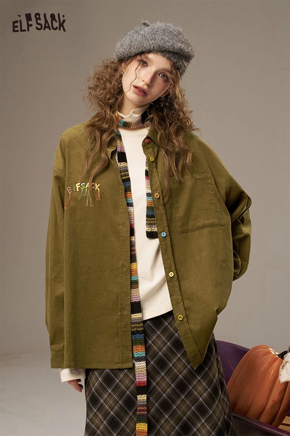 ELFSACK colorful button pocket shirt for women in olive green with a relaxed fit and playful buttons
