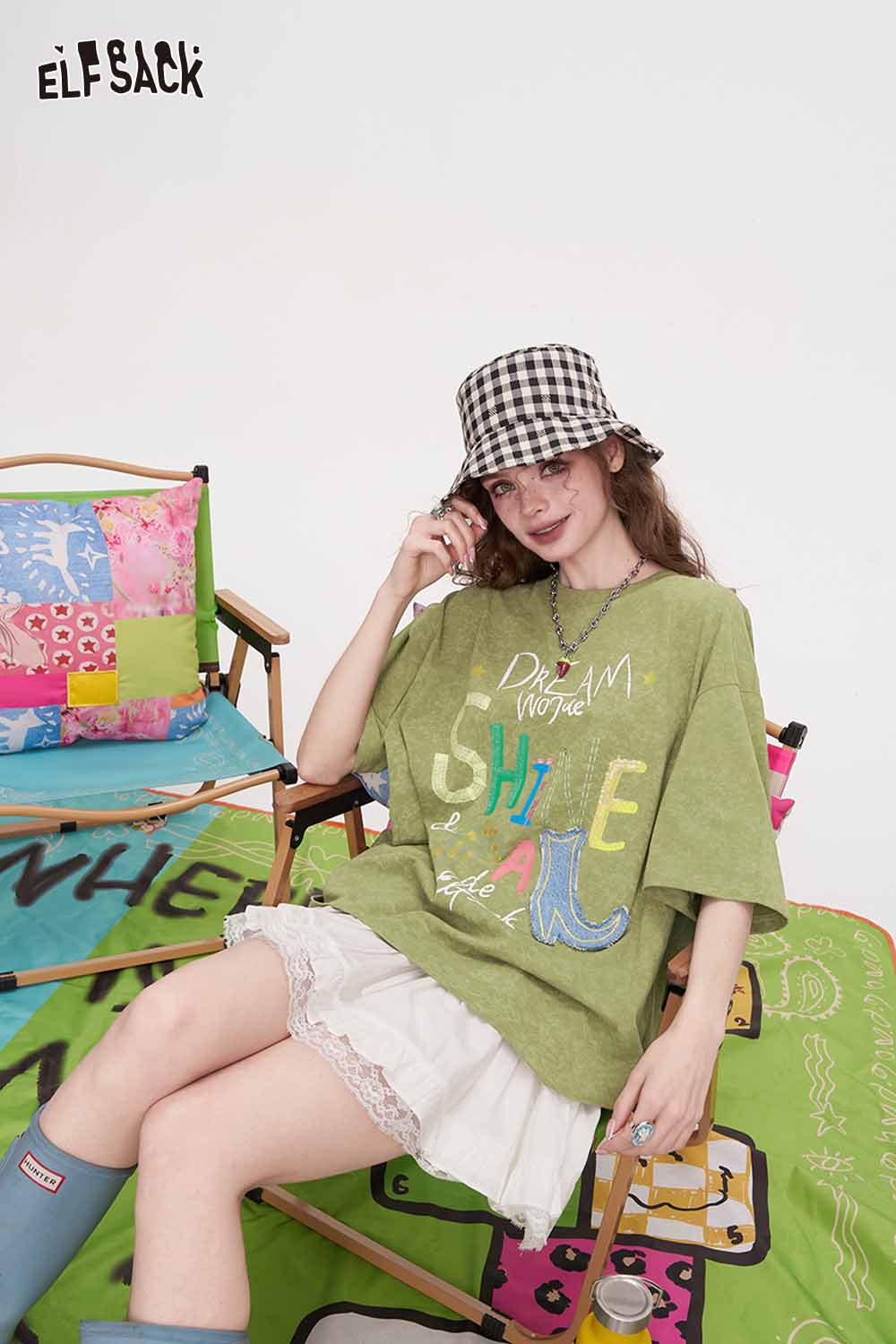 ELFSACK Colorful Letter Denim Patch Oversized Tee