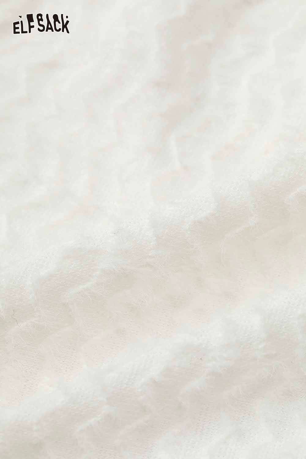 Light fabric texture of ELFSACK cotton blend floral maxi dress in soft tones