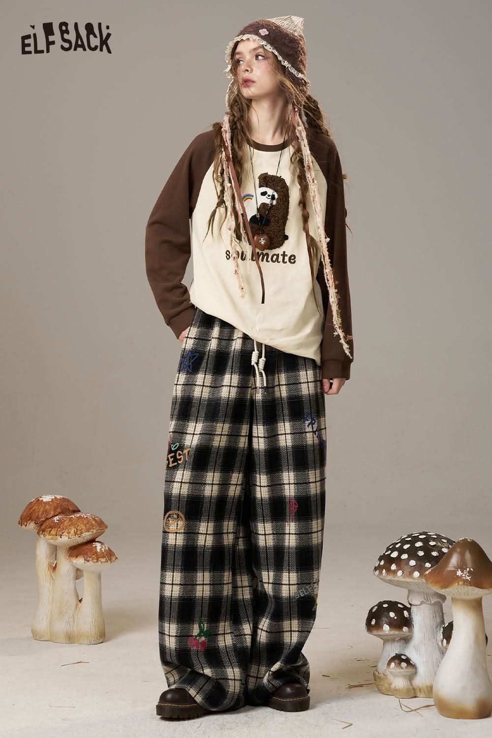 ELFSACK cotton cartoon embroidery long sleeve tee paired with plaid pants for a casual look