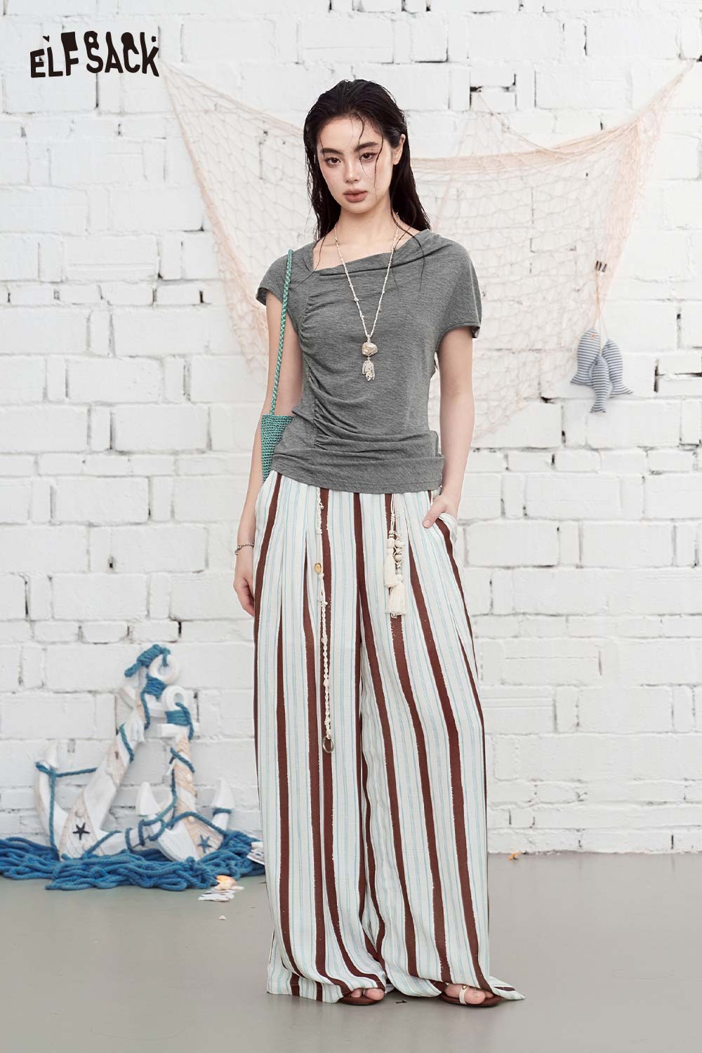 ELFSACK Cowl Neck Ruched Fitted Short Sleeve Top