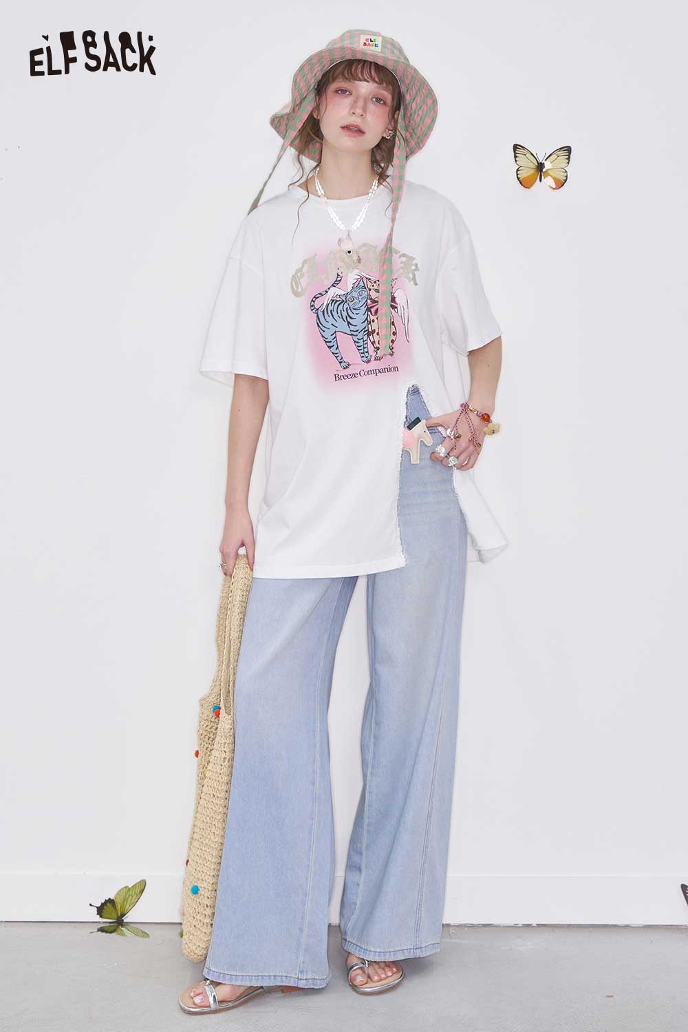 ELFSACK Cute Graphic Tee with Side Slit Detail