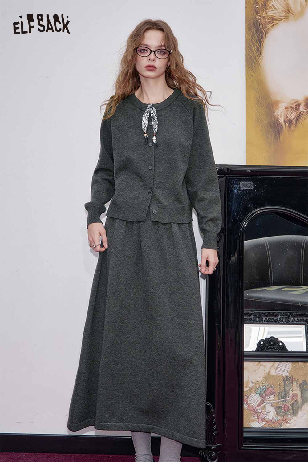ELFSACK dark grey matching set for women featuring a cardigan and long skirt for a stylish look