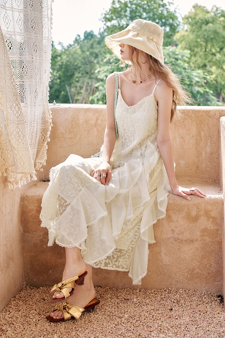 ELFSACK White Lace Vacation Style Halter Dress