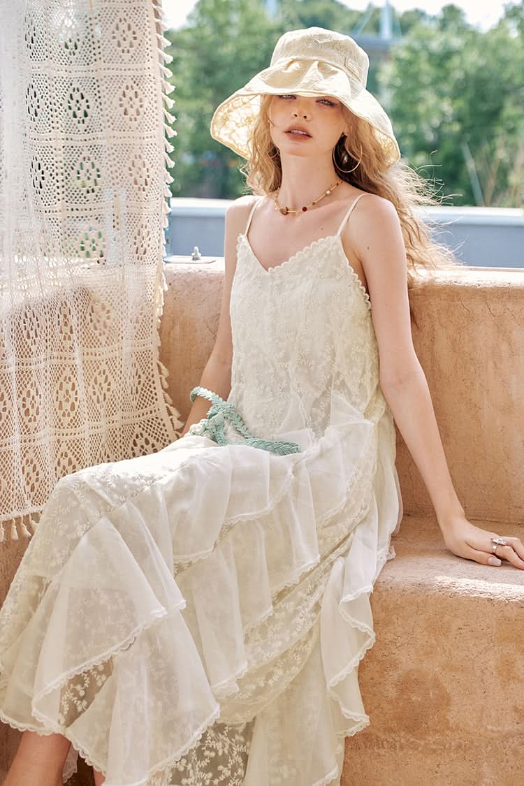 ELFSACK White Lace Vacation Style Halter Dress
