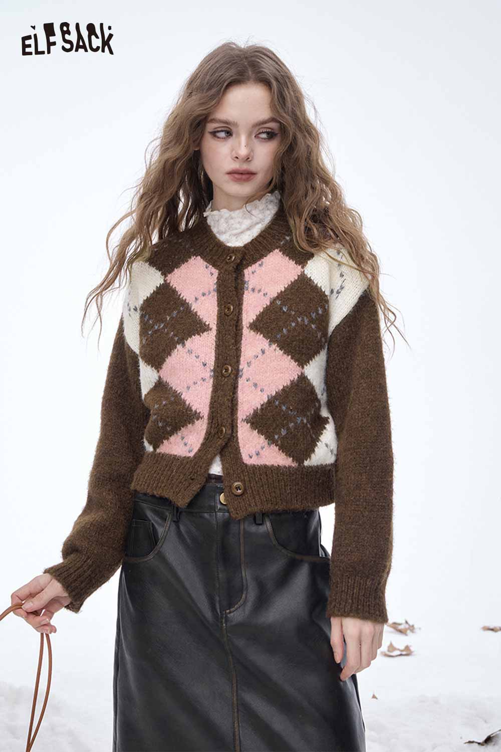ELFSACK diamond graphic cropped sweater in brown and pink with a stylish button-down design