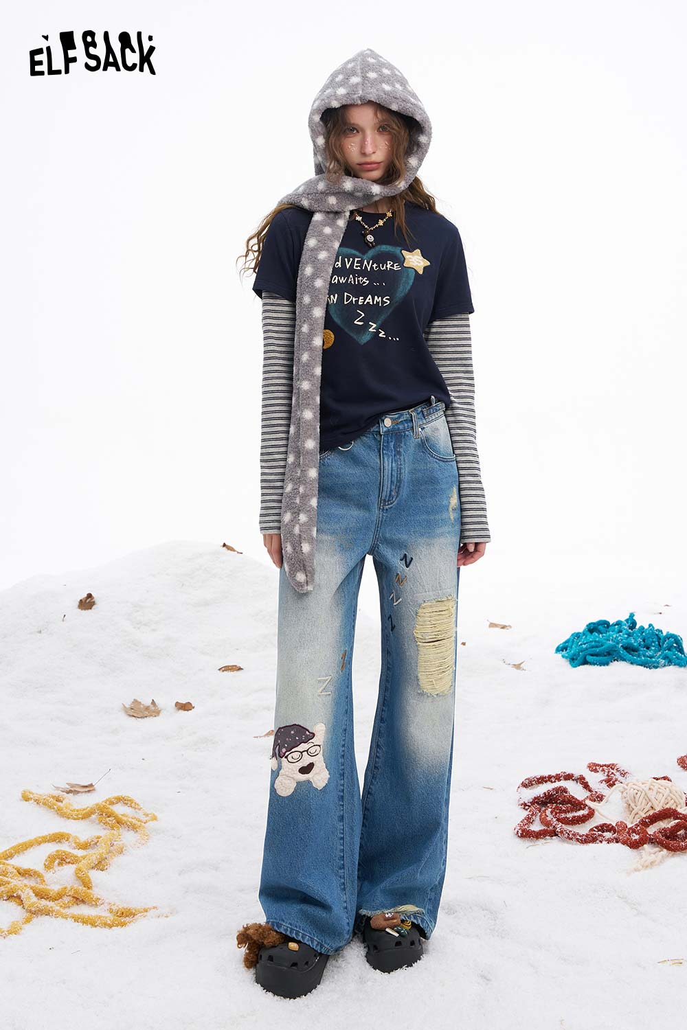 ELFSACK dog graphic distressed jeans with wide-leg design and playful patchwork details