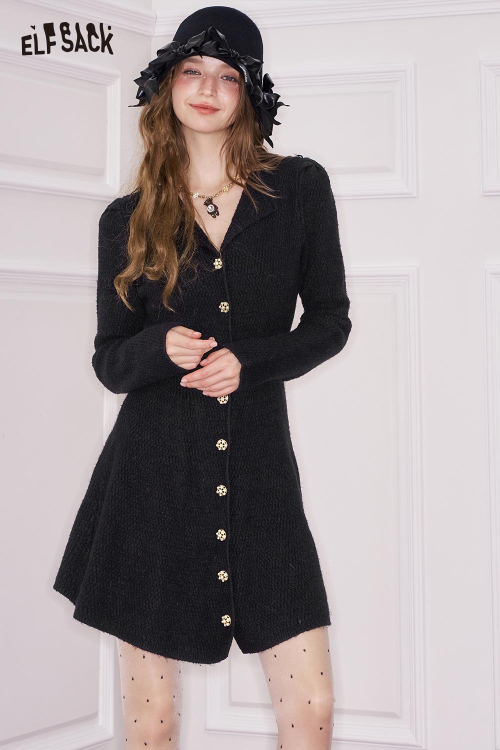 ELFSACK elegant gold button dress in black with long sleeves and a flattering A-line silhouette