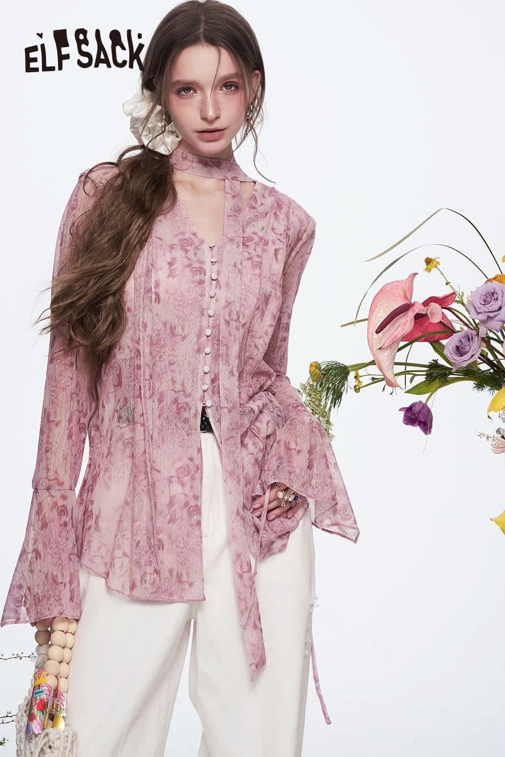 ELFSACK elegant v-neck printed chiffon blouse in soft pink with bell sleeves and button details