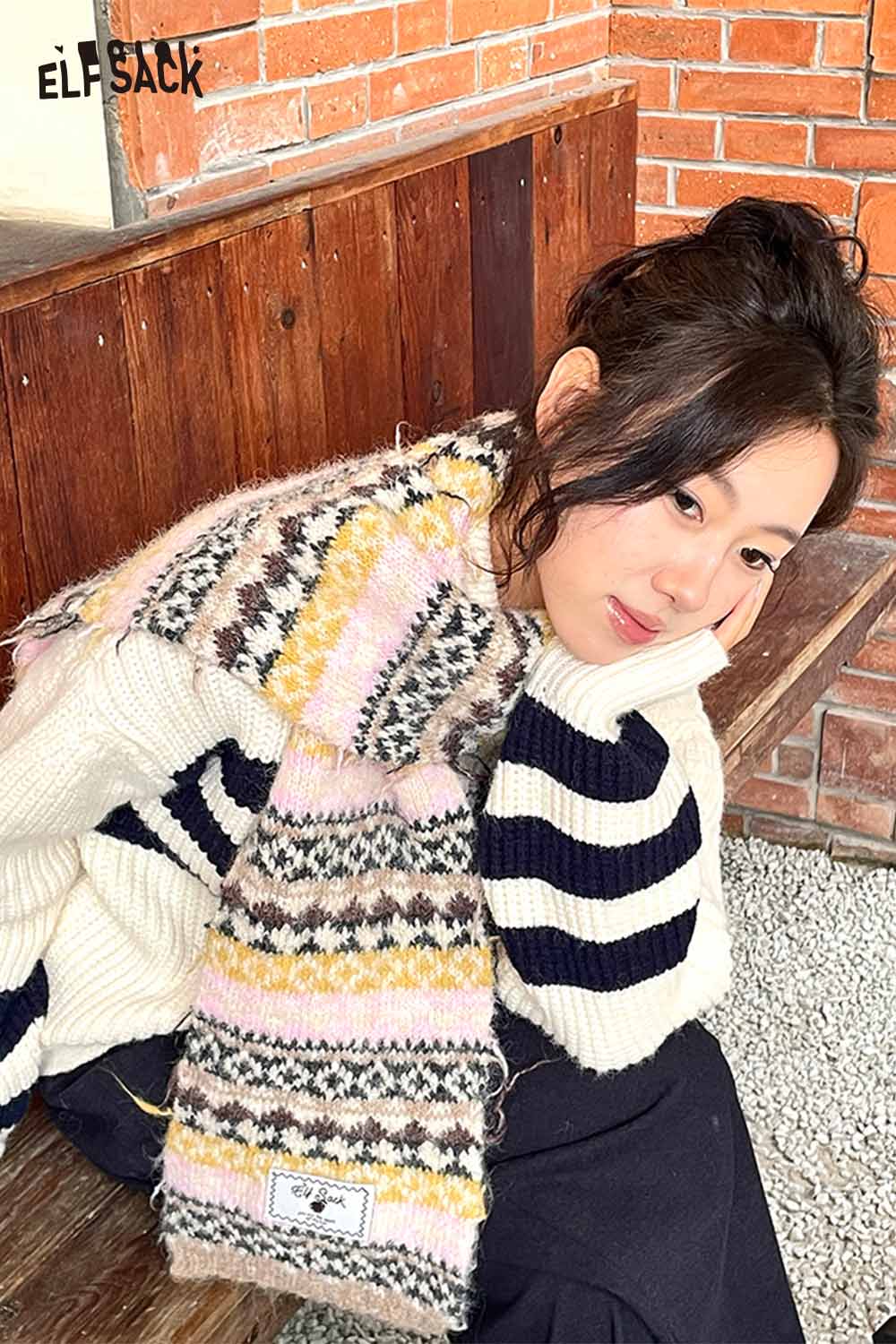 ELFSACK Bohemian Stripe Neck Warmer in Multicolor Knit for Cozy Winter Style