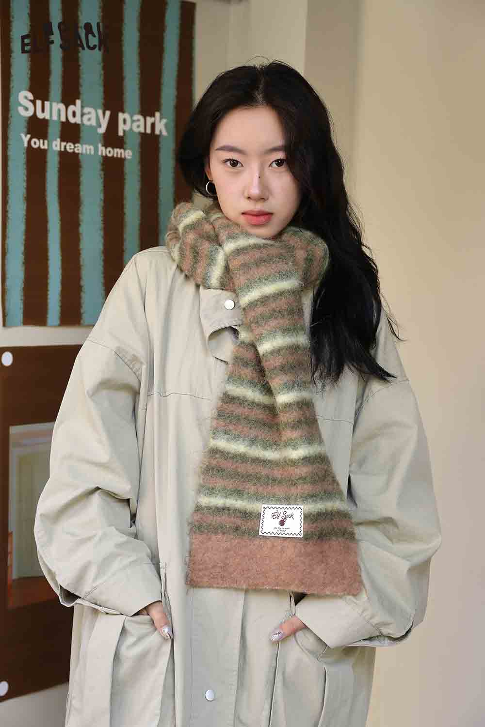 ELFSACK Christmas striped scarf for women in soft, cozy fabric, perfect for winter layering