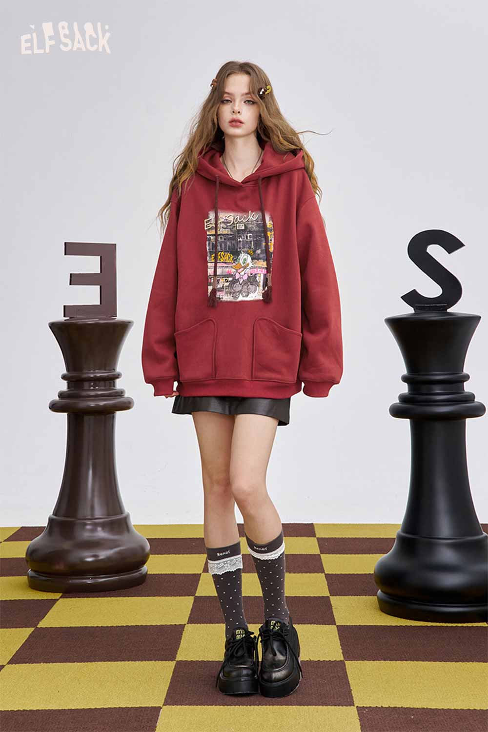 ELFSACK soft graphic hooded sweatshirt in burgundy with a cozy fit and front pocket