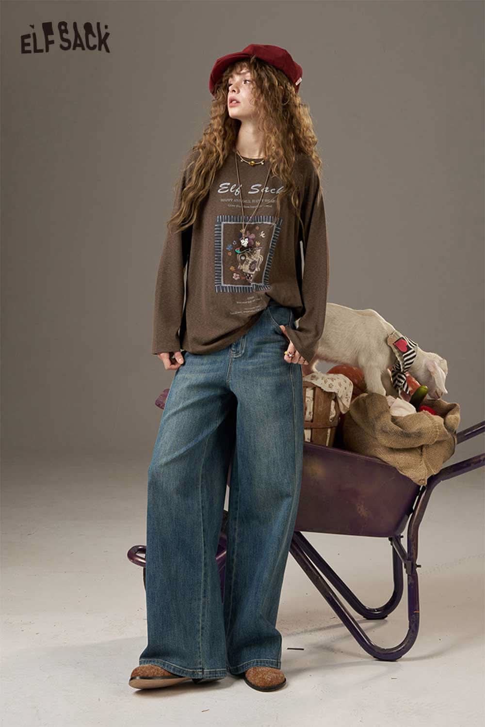 ELFSACK soft printed raglan sleeve sweatshirt in brown with graphic design for casual style