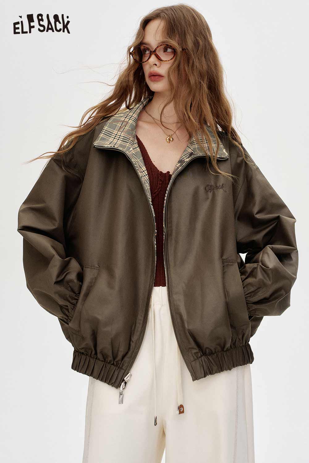 Stylish ELFSACK breathable checkered graphic jacket for women with a relaxed fit and trendy design