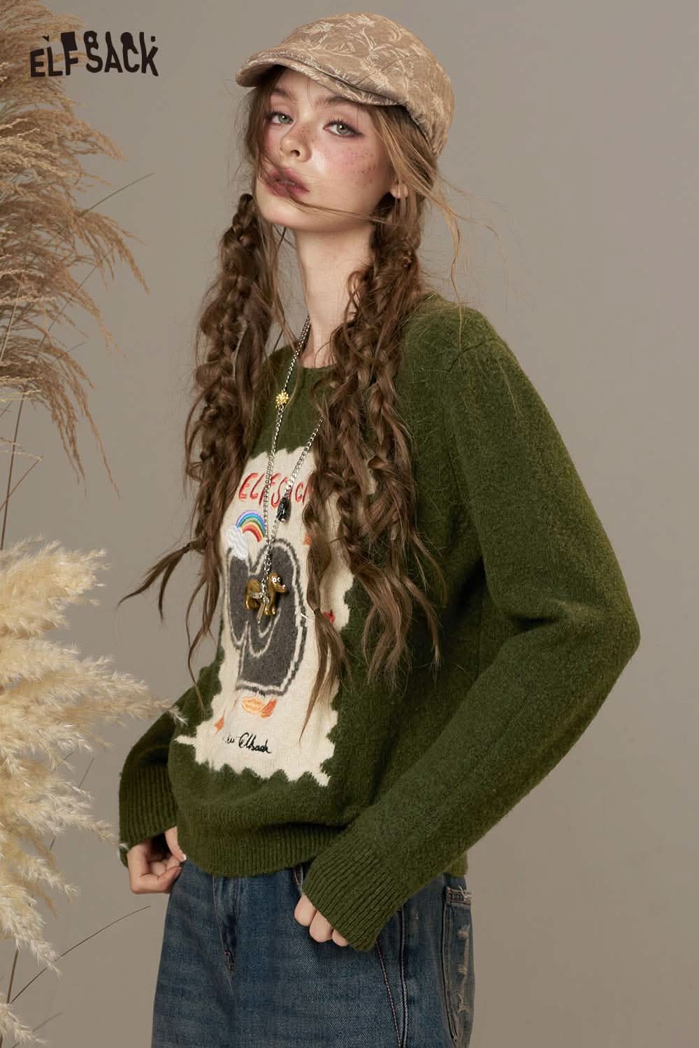 ELFSACK cartoon kitten embroidered sweater in green with graphic design for a cozy, stylish look