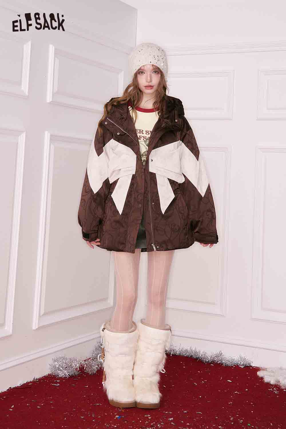 ELFSACK color block raglan sleeve tshirt paired with stylish outerwear for a trendy look