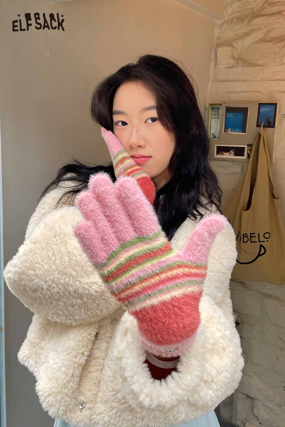 ELFSACK cute striped finger gloves in pink and red for stylish winter warmth