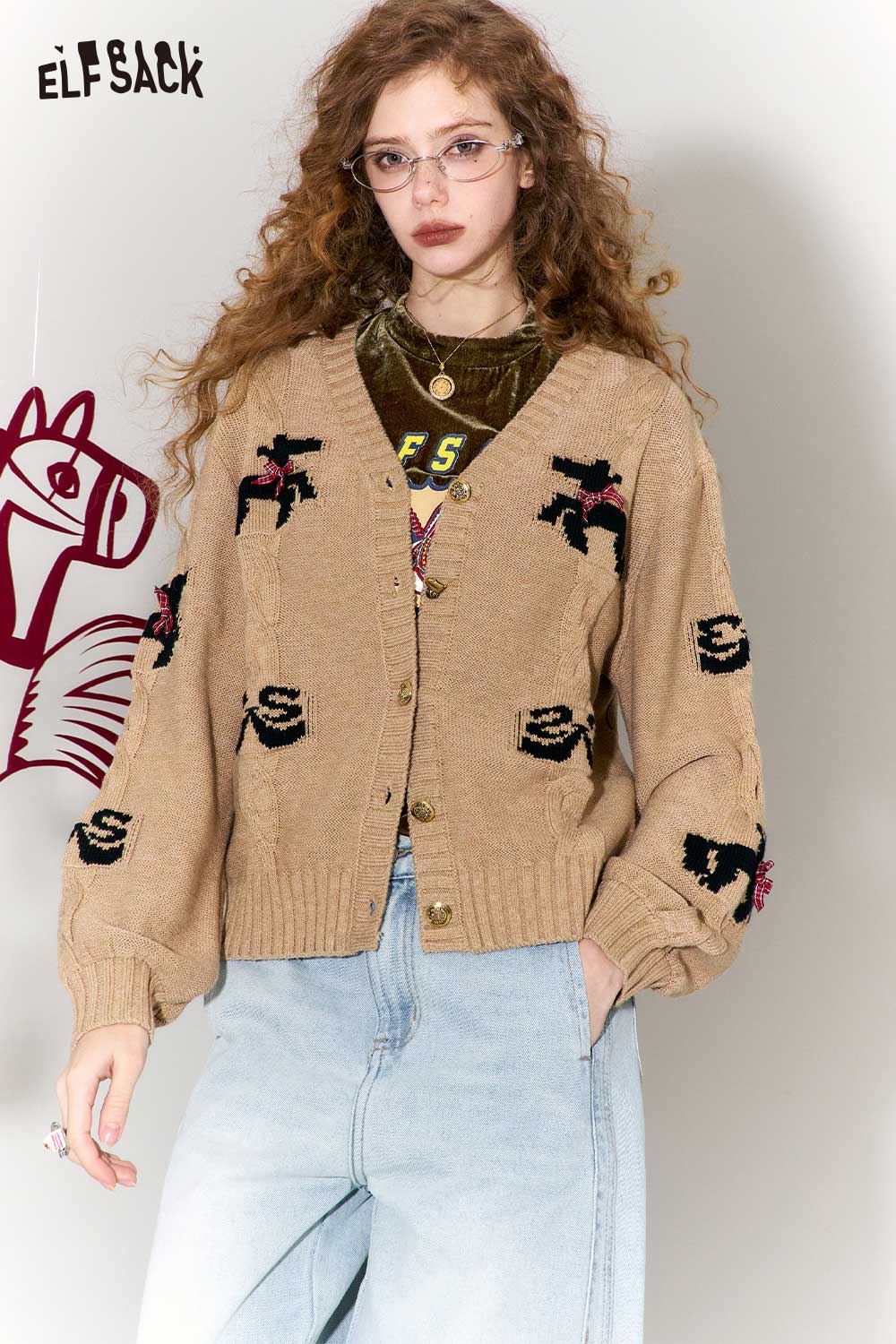 ELFSACK flying horse print t-shirt featuring a playful design and casual fit for everyday wear