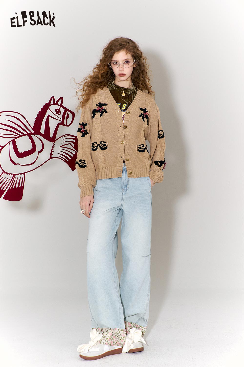 ELFSACK flying horse print t-shirt displayed with relaxed-fit jeans and a trendy cardigan