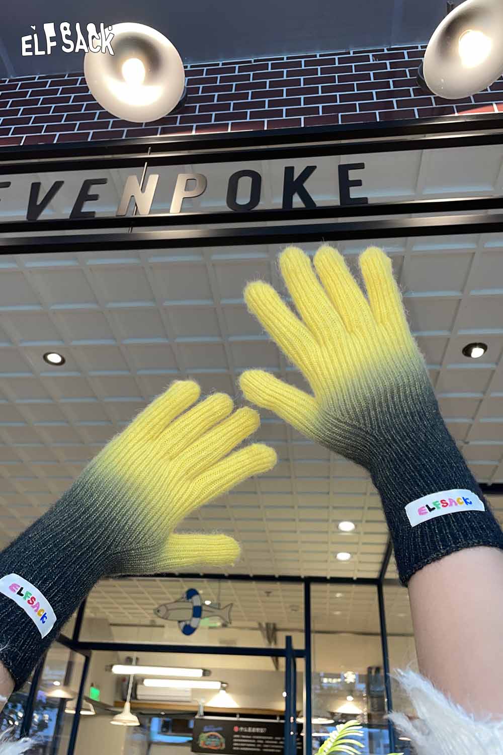 ELFSACK gradient rubber coated gloves in yellow and black for warm and stylish hands