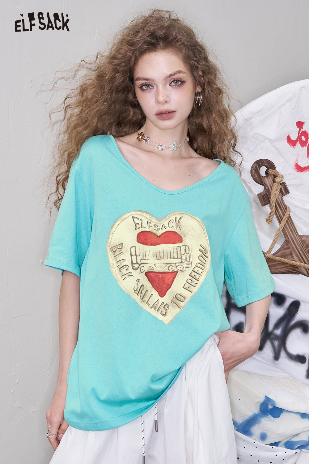 ELFSACK Heart Print V Neck T Shirt