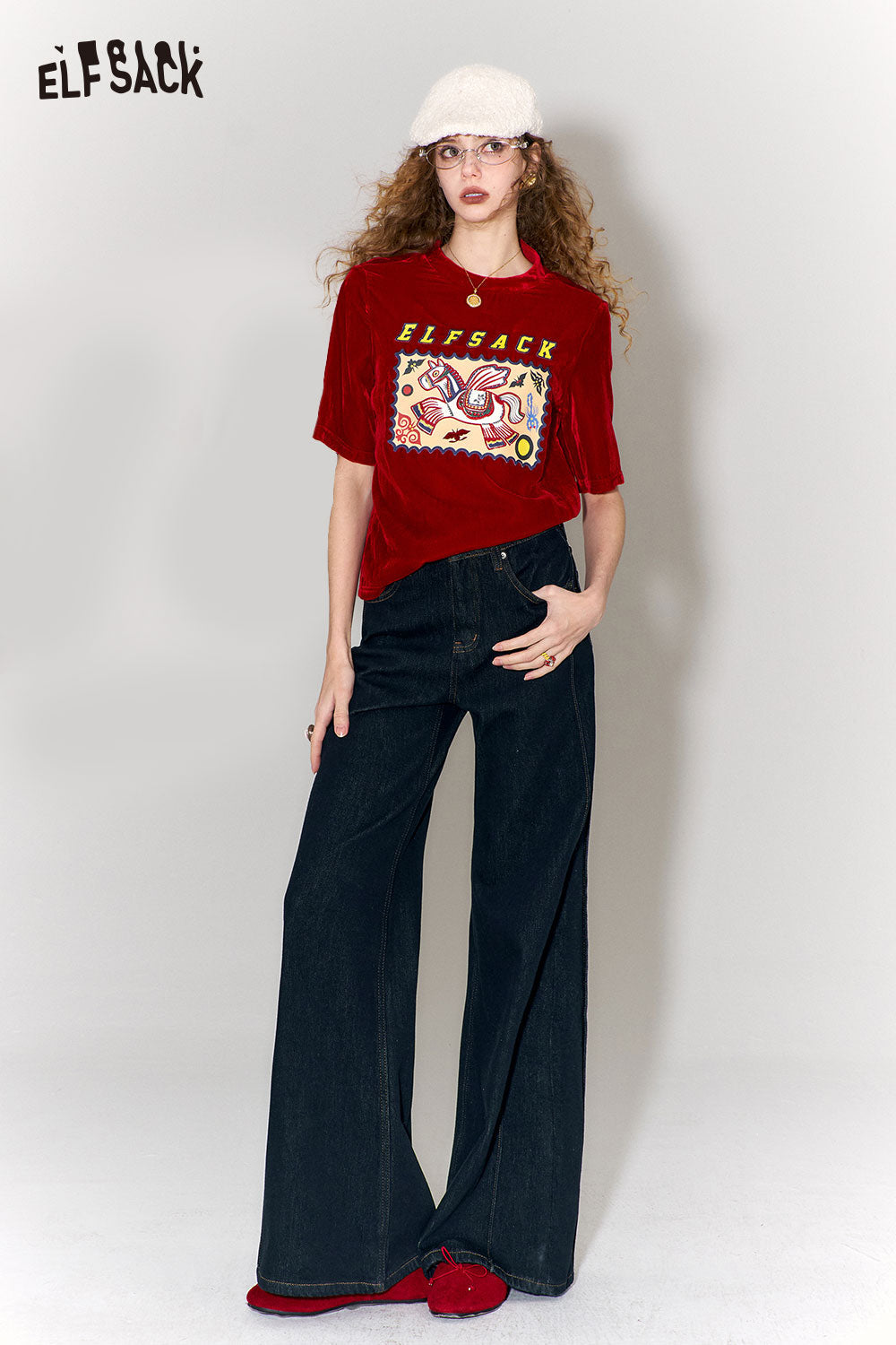 ELFSACK high waist flare leg jeans paired with a stylish red top for a trendy look