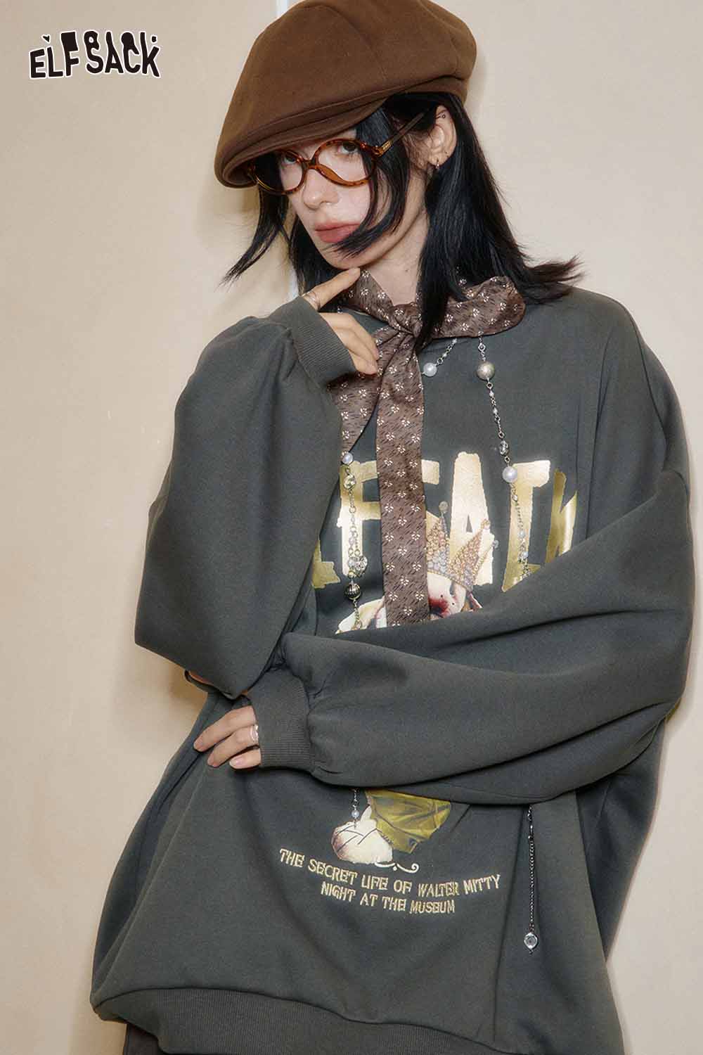 ELFSACK oversized graphic sweatshirt for women in dark gray with vibrant print and relaxed fit