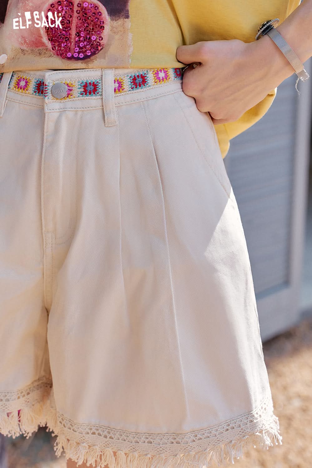 ELFSACK White High Waisted Tassel Casual Shorts