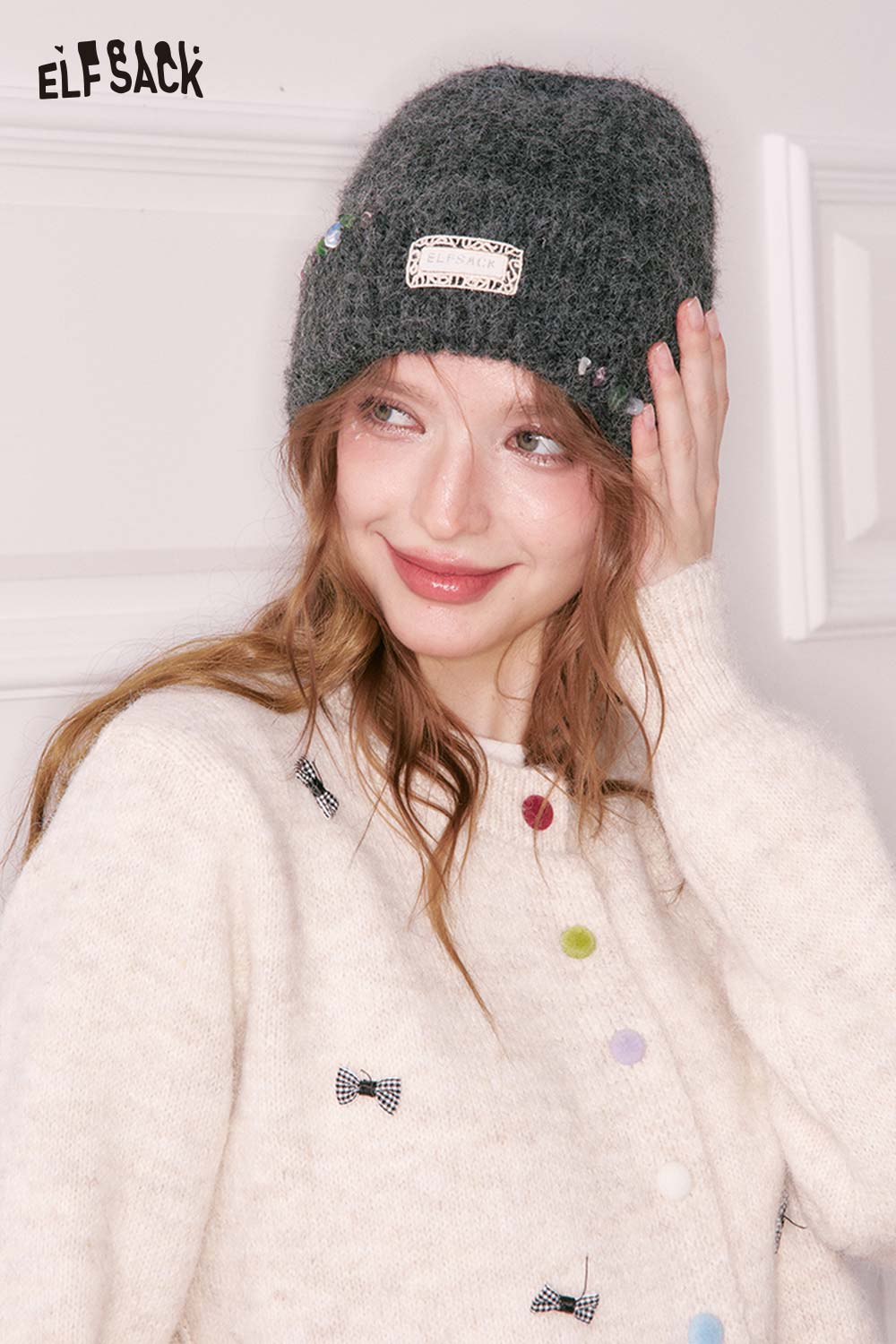 ELFSACK women's solid color beanie in gray, featuring a casual style and cozy fit for winter wear.