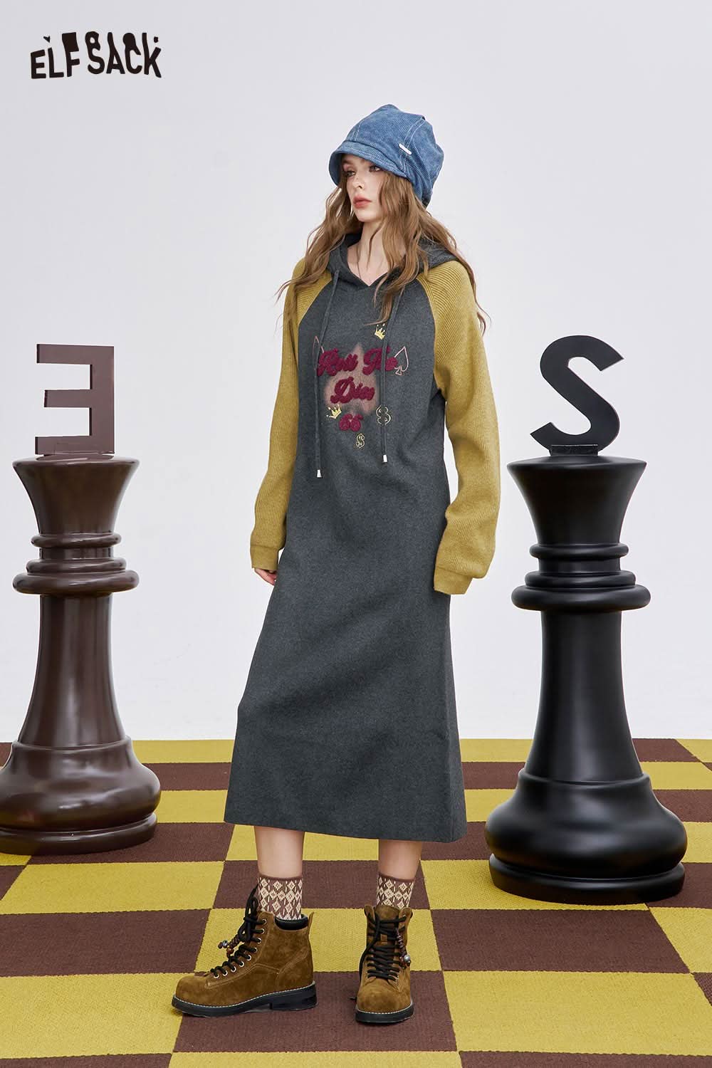ELFSACK embroidered long dress for women in gray with a cozy hooded design and stylish boots