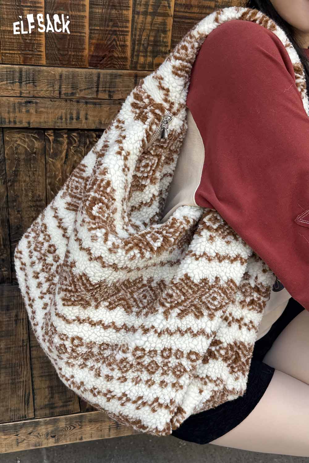 ELFSACK Fair Isle tote bag in cream and brown patterns, perfect for stylish everyday use