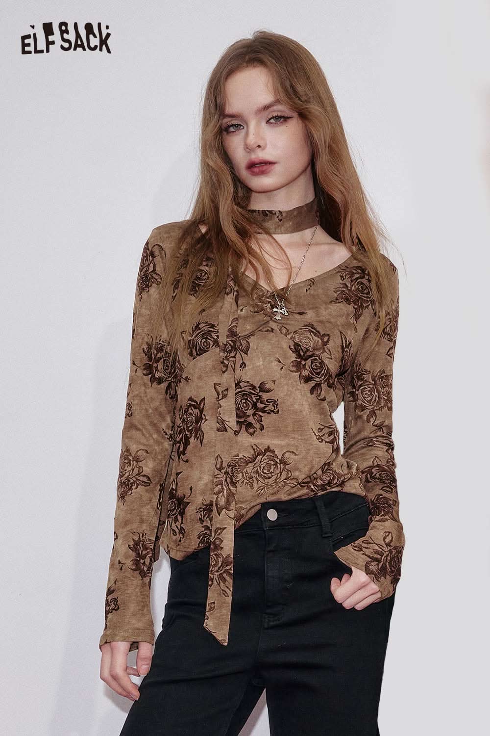 Stylish ELFSACK floral print V-neck top in brown with long sleeves and a chic tie detail