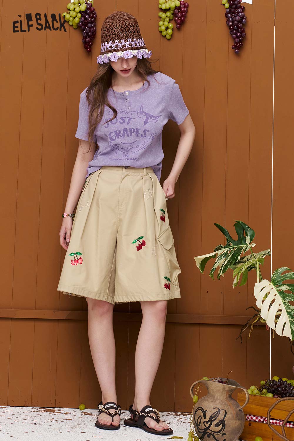 ELFSACK Fox & Grape Print Ruched T-Shirt