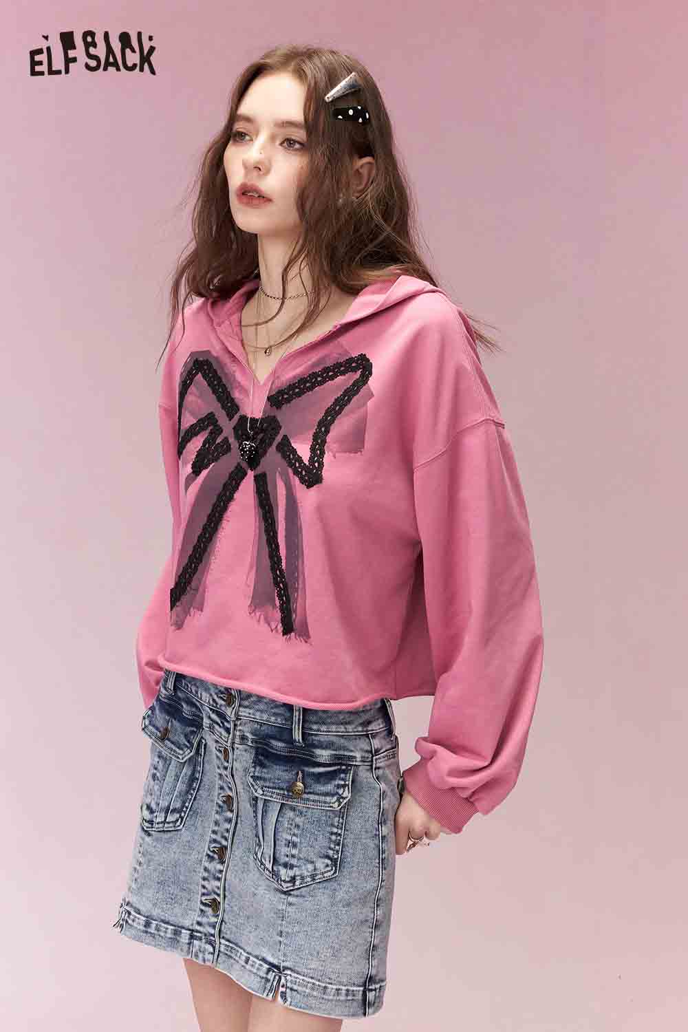 ELFSACK girly lace bow cropped sweatshirt in pink with oversized fit and playful design