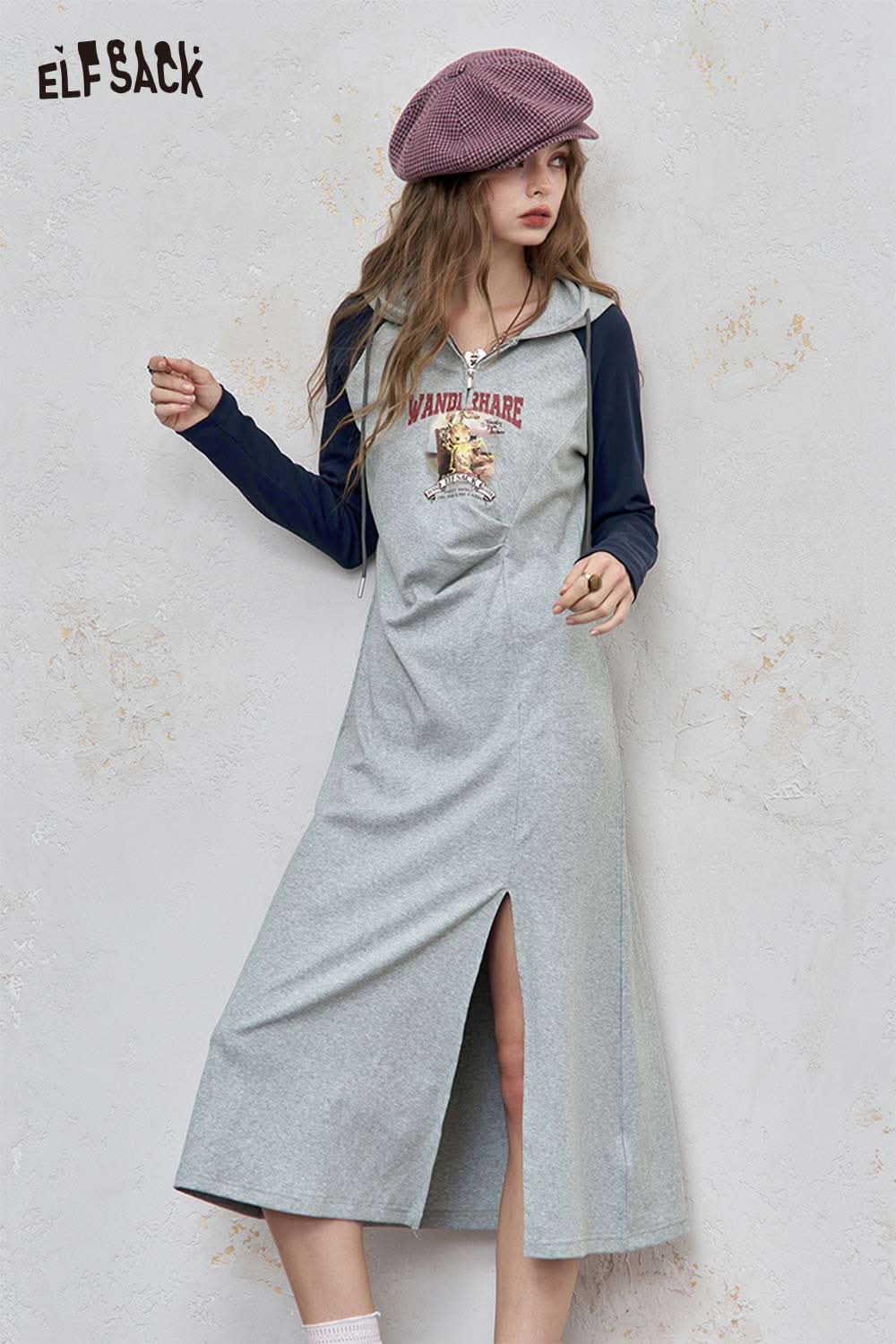 ELFSACK graphic print shirred waist dress in gray with a chic side slit and stylish long sleeves