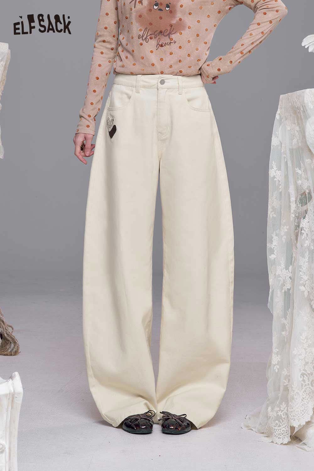 ELFSACK heart embroidery white wide leg jeans with a relaxed fit and stylish design