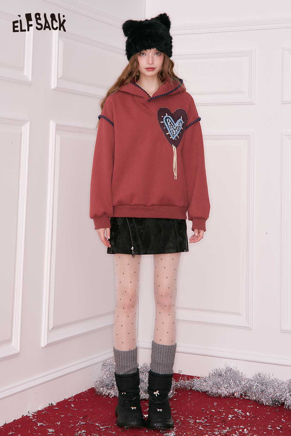 ELFSACK heart graphic collared sweatshirt in burgundy with a unique heart design on the chest